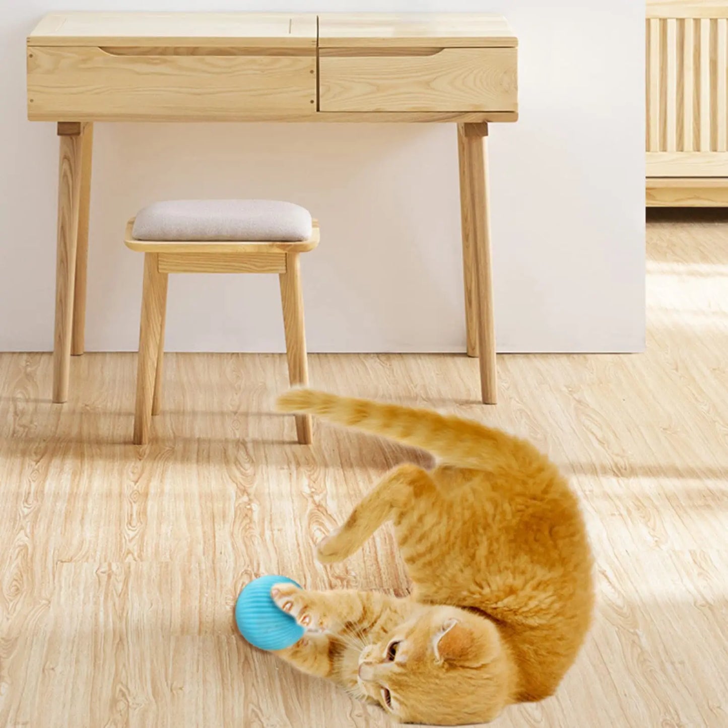 Smart toy for kittens, automatic rolling ball with movement for indoor play